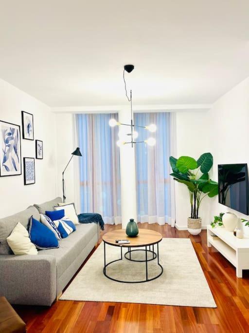 Apartament New Elegant In The Heart Of *